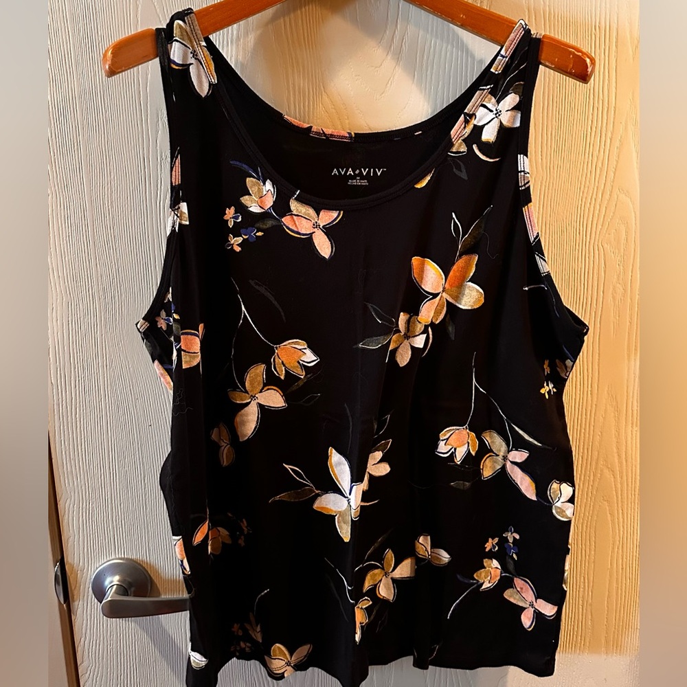 Ava & Viv Women's Black Floral Tank Top